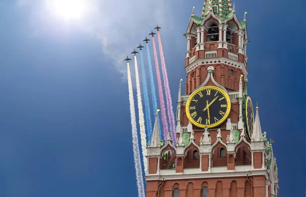 Mosca Russia Aprile 2018 Spasskaya Tower Aerei Militari Russi Volano — Foto Stock