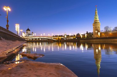 Moskova Nehri ve Kremlin (gece), Moskova, Rusya - Moskova'nın en popüler görünümü