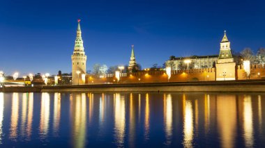 Moskova Nehri ve Kremlin (gece), Moskova, Rusya - Moskova'nın en popüler görünümü