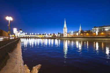 Moskova Nehri ve Kremlin (gece), Moskova, Rusya - Moskova'nın en popüler görünümü