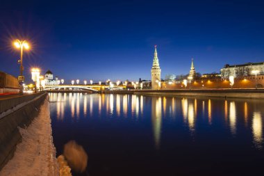 Moskova Nehri ve Kremlin (gece), Moskova, Rusya - Moskova'nın en popüler görünümü