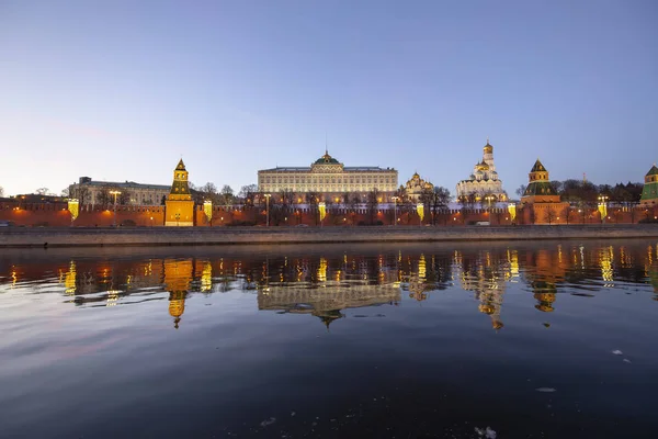 Widok Rzekę Moskwę Kremla Nocy Moskwa Rosja Najbardziej Popularnym Poglądem — Zdjęcie stockowe