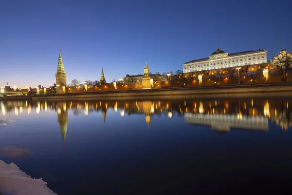 Uitzicht Rivier Moskva Het Kremlin Nachts Moskou Rusland Populairste Weergave — Stockfoto