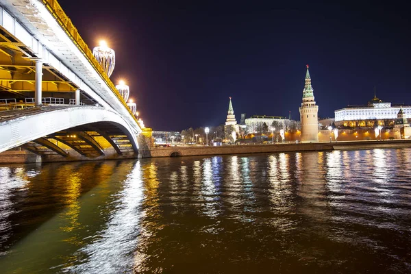 Widok Rzekę Moskwę Kremla Nocy Moskwa Rosja Najbardziej Popularnym Poglądem — Zdjęcie stockowe
