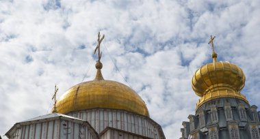 Diriliş Manastırı (Voskresensky Manastırı, Novoiyerusalimsky Manastırı veya yeni Kudüs manastır--ise Moscow region, Rusya Federasyonu Rus Ortodoks Kilisesi'nin büyük bir manastır. 1656'ataerkil bir ikametgahı olarak kuruldu