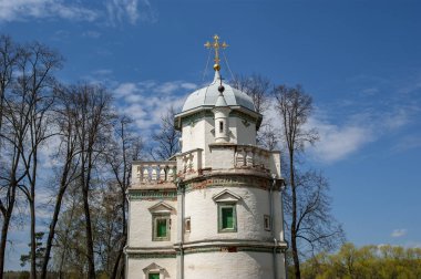Diriliş Manastırı (Voskresensky Manastırı, Novoiyerusalimsky Manastırı veya yeni Kudüs manastır--ise Moscow region, Rusya Federasyonu Rus Ortodoks Kilisesi'nin büyük bir manastır. 1656'ataerkil bir ikametgahı olarak kuruldu