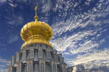 Diriliş Manastırı (Voskresensky Manastırı, Novoiyerusalimsky Manastırı veya yeni Kudüs Manastırı)--Moscow region, Rusya Federasyonu Rus Ortodoks Kilisesi'nin büyük bir manastır var. 1656'ataerkil bir ikametgahı olarak kuruldu