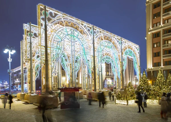 モスクワ クレムリンに近いロシア 馬術学校広場でクリスマス の装飾 — ストック写真