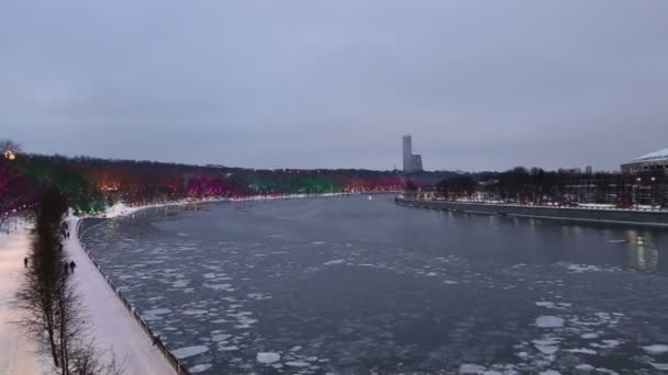 Weihnachtsdekoration Moskau Der Nacht Russland Vorobyovskaya Damm Des Moskva Flusses — Stockvideo