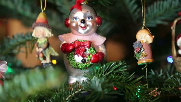 Indah Pohon Natal Dengan Mainan Krisma Dekoratif — Stok Video