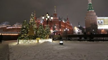 Christmas (yeni yıl tatilleri) dekorasyon (gece) Moskova, Rusya - modacı Meydanı Kremlin   