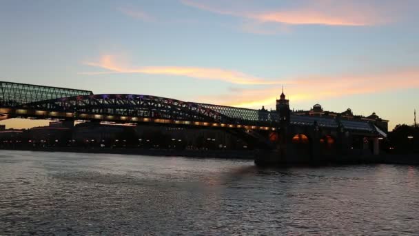 Vue Sur Pont Pushkinsky Andreïevski Rivière Moskva Nuit Moscou Russie — Video