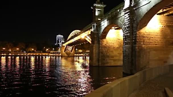 Pushkinsky Andreevsky Köprüsü Moskova Nehri Manzarası Gece Moscow Rusya Federasyonu — Stok video