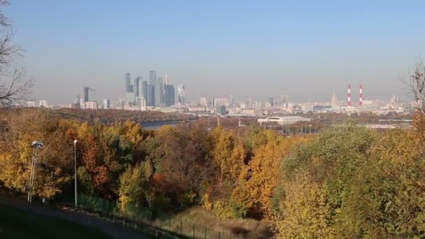 Widok Miasta Kompleksu Wieżowców Moscow City Wzgórza Worobiowe Lub Worobiowy — Wideo stockowe