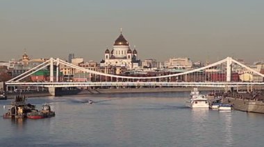 Moskova Nehri ve bentleri (gün). Moscow, Rusya Federasyonu