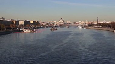 Moskova Nehri ve bentleri (gün). Moscow, Rusya Federasyonu