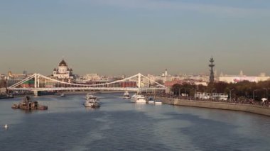 Moskova, Rusya 05 Kasım 2018: Moskova Nehri ve bentleri (gün). Moscow, Rusya Federasyonu