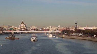 Moskova, Rusya 05 Kasım 2018: Moskova Nehri ve bentleri (gün). Moscow, Rusya Federasyonu