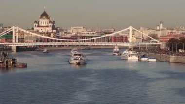 Moskova, Rusya 05 Kasım 2018: Moskova Nehri ve bentleri (gün). Moscow, Rusya Federasyonu