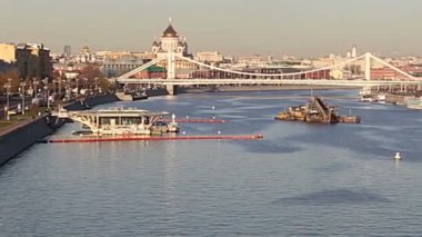 Moskova Nehri ve bentleri (gün). Moscow, Rusya Federasyonu