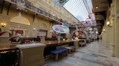 Moskova, Rusya 24 Ocak 2019: İç ana evrensel mağaza (sakız) Christmas (yeni yıl) tatil, Kızıl Meydan, Moskova, Rusya