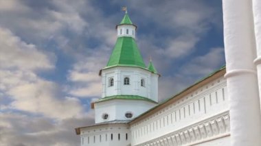 Diriliş Monastery(Voskresensky Monastery, Novoiyerusalimsky Monastery or New Jerusalem Monastery) gökyüzüne karşı--olan Moscow region, Rusya Federasyonu Rus Ortodoks Kilisesi'nin büyük bir manastır