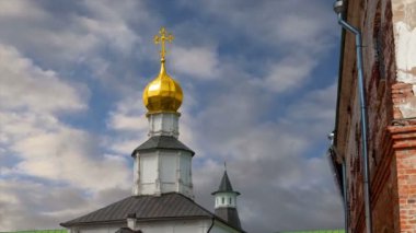 Diriliş Monastery(Voskresensky Monastery, Novoiyerusalimsky Monastery or New Jerusalem Monastery) gökyüzüne karşı--olan Moscow region, Rusya Federasyonu Rus Ortodoks Kilisesi'nin büyük bir manastır