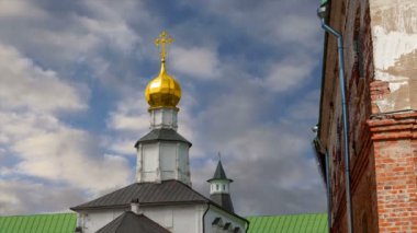Diriliş Monastery(Voskresensky Monastery, Novoiyerusalimsky Monastery or New Jerusalem Monastery) gökyüzüne karşı--olan Moscow region, Rusya Federasyonu Rus Ortodoks Kilisesi'nin büyük bir manastır