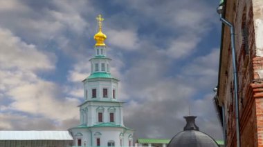 Diriliş Monastery(Voskresensky Monastery, Novoiyerusalimsky Monastery or New Jerusalem Monastery) gökyüzüne karşı--olan Moscow region, Rusya Federasyonu Rus Ortodoks Kilisesi'nin büyük bir manastır