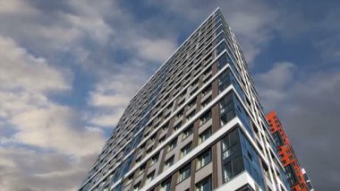 Çok katlı bina yapım aşamasında (yeni konut kompleksi) gökyüzü, Moskova, Rusya Federasyonu