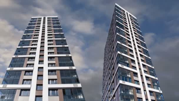 Meerdere Verdiepingen Gebouw Aanbouw Nieuw Wooncomplex Tegen Hemel Moskou Rusland — Stockvideo