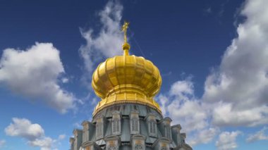 Diriliş Monastery(Voskresensky Monastery, Novoiyerusalimsky Monastery or New Jerusalem Monastery) gökyüzüne karşı--olan Moscow region, Rusya Federasyonu Rus Ortodoks Kilisesi'nin büyük bir manastır 