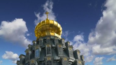 Diriliş Monastery(Voskresensky Monastery, Novoiyerusalimsky Monastery or New Jerusalem Monastery) gökyüzüne karşı--olan Moscow region, Rusya Federasyonu Rus Ortodoks Kilisesi'nin büyük bir manastır 