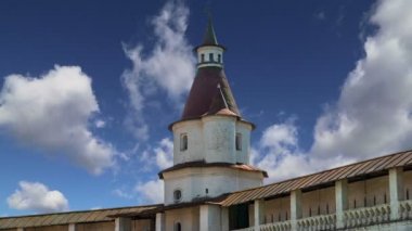 Diriliş Monastery(Voskresensky Monastery, Novoiyerusalimsky Monastery or New Jerusalem Monastery) gökyüzüne karşı--olan Moscow region, Rusya Federasyonu Rus Ortodoks Kilisesi'nin büyük bir manastır 