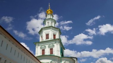 Diriliş Monastery(Voskresensky Monastery, Novoiyerusalimsky Monastery or New Jerusalem Monastery) gökyüzüne karşı--olan Moscow region, Rusya Federasyonu Rus Ortodoks Kilisesi'nin büyük bir manastır 