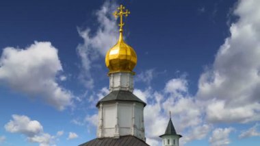 Diriliş Monastery(Voskresensky Monastery, Novoiyerusalimsky Monastery or New Jerusalem Monastery) gökyüzüne karşı--olan Moscow region, Rusya Federasyonu Rus Ortodoks Kilisesi'nin büyük bir manastır 