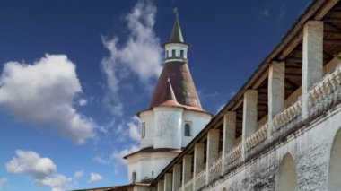 Diriliş Monastery(Voskresensky Monastery, Novoiyerusalimsky Monastery or New Jerusalem Monastery) gökyüzüne karşı--olan Moscow region, Rusya Federasyonu Rus Ortodoks Kilisesi'nin büyük bir manastır 