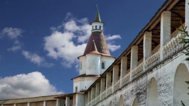 Diriliş Monastery(Voskresensky Monastery, Novoiyerusalimsky Monastery or New Jerusalem Monastery) gökyüzüne karşı--olan Moscow region, Rusya Federasyonu Rus Ortodoks Kilisesi'nin büyük bir manastır 