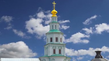 Diriliş Monastery(Voskresensky Monastery, Novoiyerusalimsky Monastery or New Jerusalem Monastery) gökyüzüne karşı--olan Moscow region, Rusya Federasyonu Rus Ortodoks Kilisesi'nin büyük bir manastır 