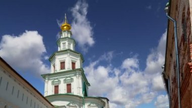 Diriliş Monastery(Voskresensky Monastery, Novoiyerusalimsky Monastery or New Jerusalem Monastery) gökyüzüne karşı--olan Moscow region, Rusya Federasyonu Rus Ortodoks Kilisesi'nin büyük bir manastır 