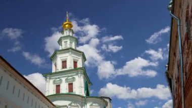Diriliş Monastery(Voskresensky Monastery, Novoiyerusalimsky Monastery or New Jerusalem Monastery) gökyüzüne karşı--olan Moscow region, Rusya Federasyonu Rus Ortodoks Kilisesi'nin büyük bir manastır 