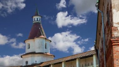 Diriliş Monastery(Voskresensky Monastery, Novoiyerusalimsky Monastery or New Jerusalem Monastery) gökyüzüne karşı--olan Moscow region, Rusya Federasyonu Rus Ortodoks Kilisesi'nin büyük bir manastır