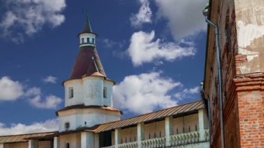 Diriliş Monastery(Voskresensky Monastery, Novoiyerusalimsky Monastery or New Jerusalem Monastery) gökyüzüne karşı--olan Moscow region, Rusya Federasyonu Rus Ortodoks Kilisesi'nin büyük bir manastır
