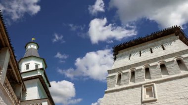 Diriliş Monastery(Voskresensky Monastery, Novoiyerusalimsky Monastery or New Jerusalem Monastery) gökyüzüne karşı--olan Moscow region, Rusya Federasyonu Rus Ortodoks Kilisesi'nin büyük bir manastır