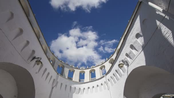 库塔菲亚塔靠在天空中 俄罗斯莫斯科克里姆林宫内部 — 图库视频影像