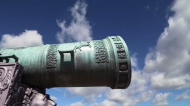 Çar topu gökyüzüne, Moskova Kremlin, Rusya--karşı bir büyük, Moskova Kremlin gerekçesiyle ekranda 5,94 metreden (19,5) uzun savaş topu  
