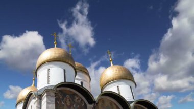 Varsayım Katedrali (Dormition Uspensky sobor Katedrali) gökyüzü. Moskova Kremlin, Rusya (gün içinde)  