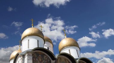 Varsayım Katedrali (Dormition Uspensky sobor Katedrali) gökyüzü. Moskova Kremlin, Rusya (gün içinde)  