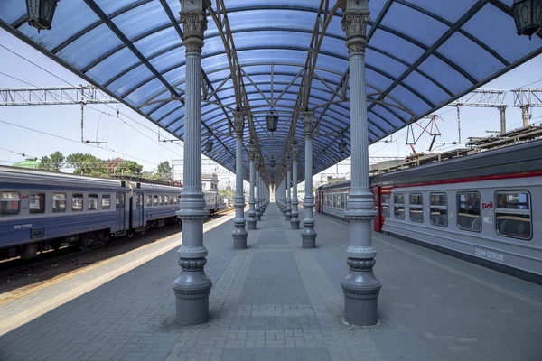 Moscú Rusia Junio 2015 Plataforma Pasajeros Moscú Estación Tren Yaroslavsky — Foto de Stock