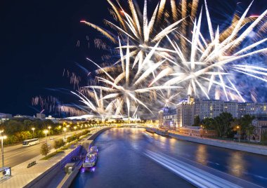 Kremlin, Moskova, Rusya - Moskova'nın en popüler görünümü üzerinde havai fişek